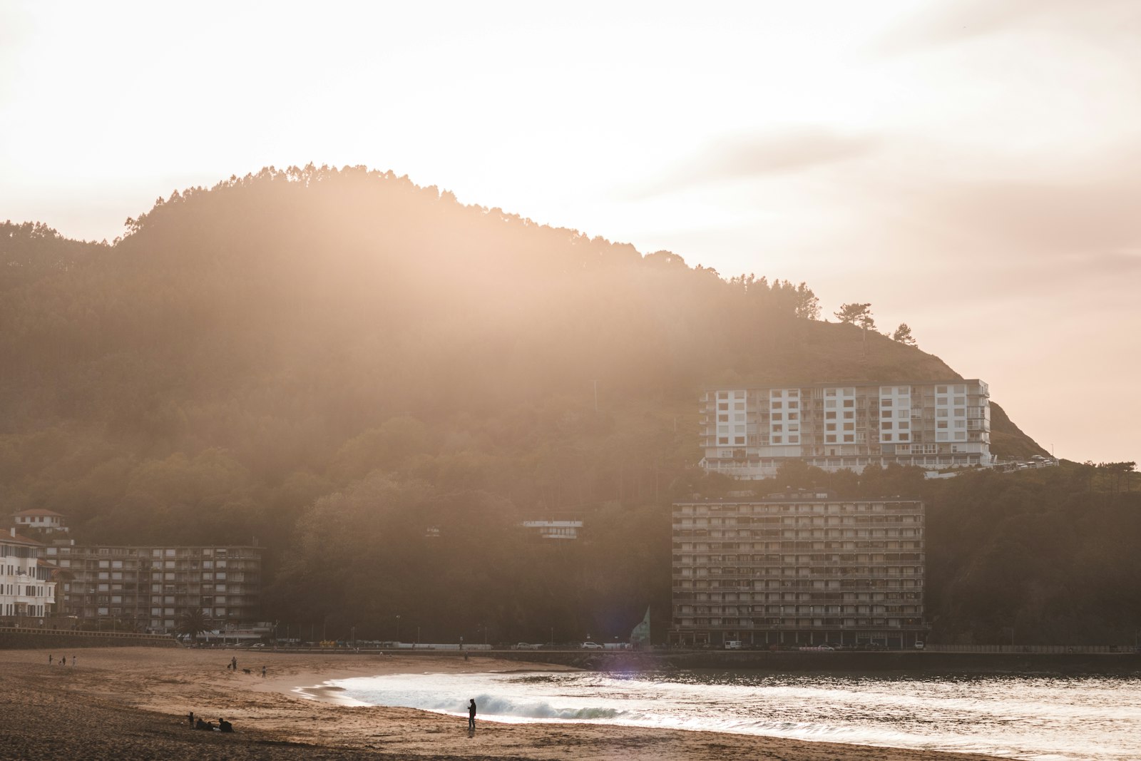 Villa au Pays Basque à l'heure dorée