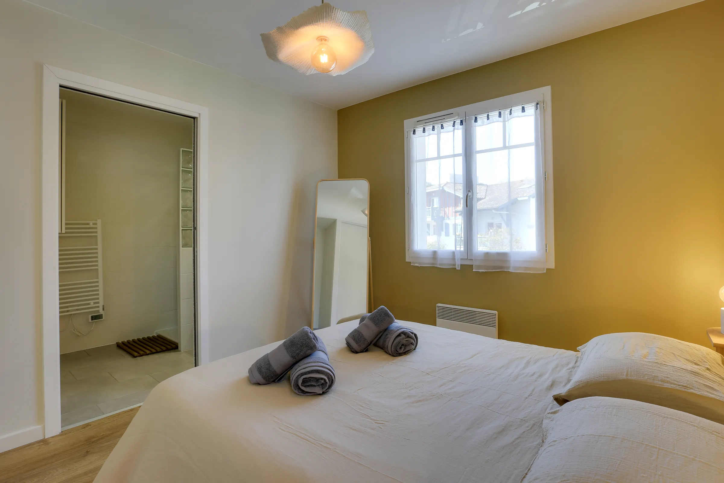 Chambre préparée dans un appartement en location saisonnière à Capbreton